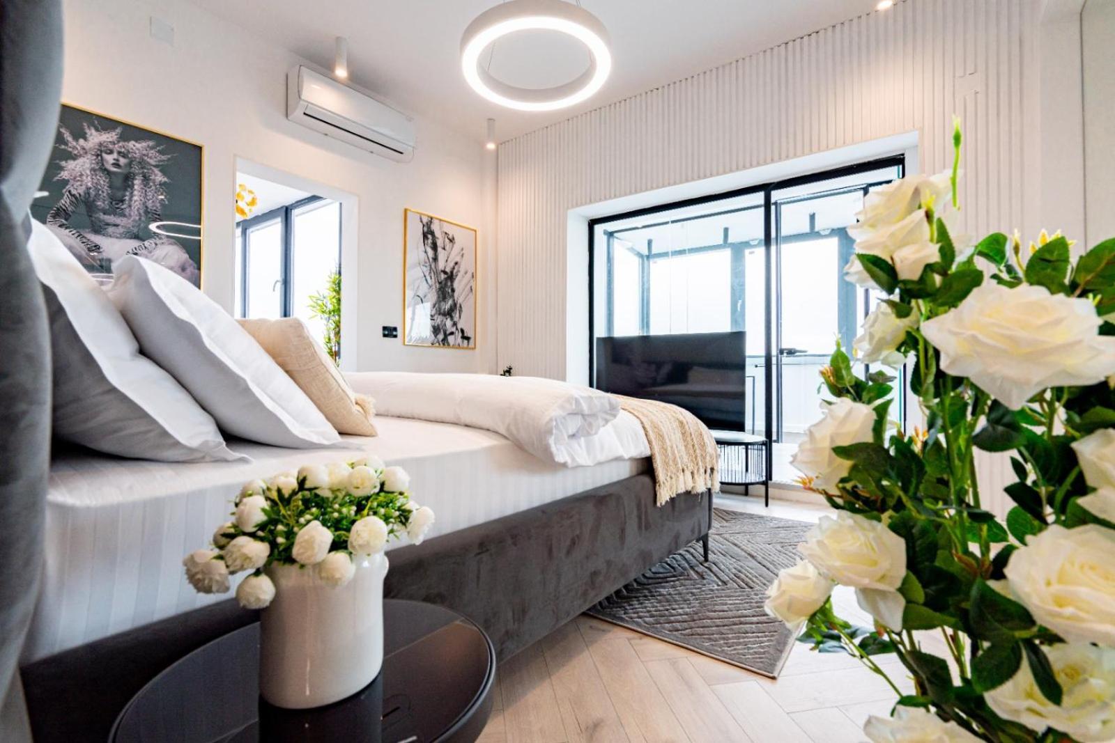 City View - Luxury Apartment A - Old City - Victoriei บูคาเรสต์ ภายนอก รูปภาพ