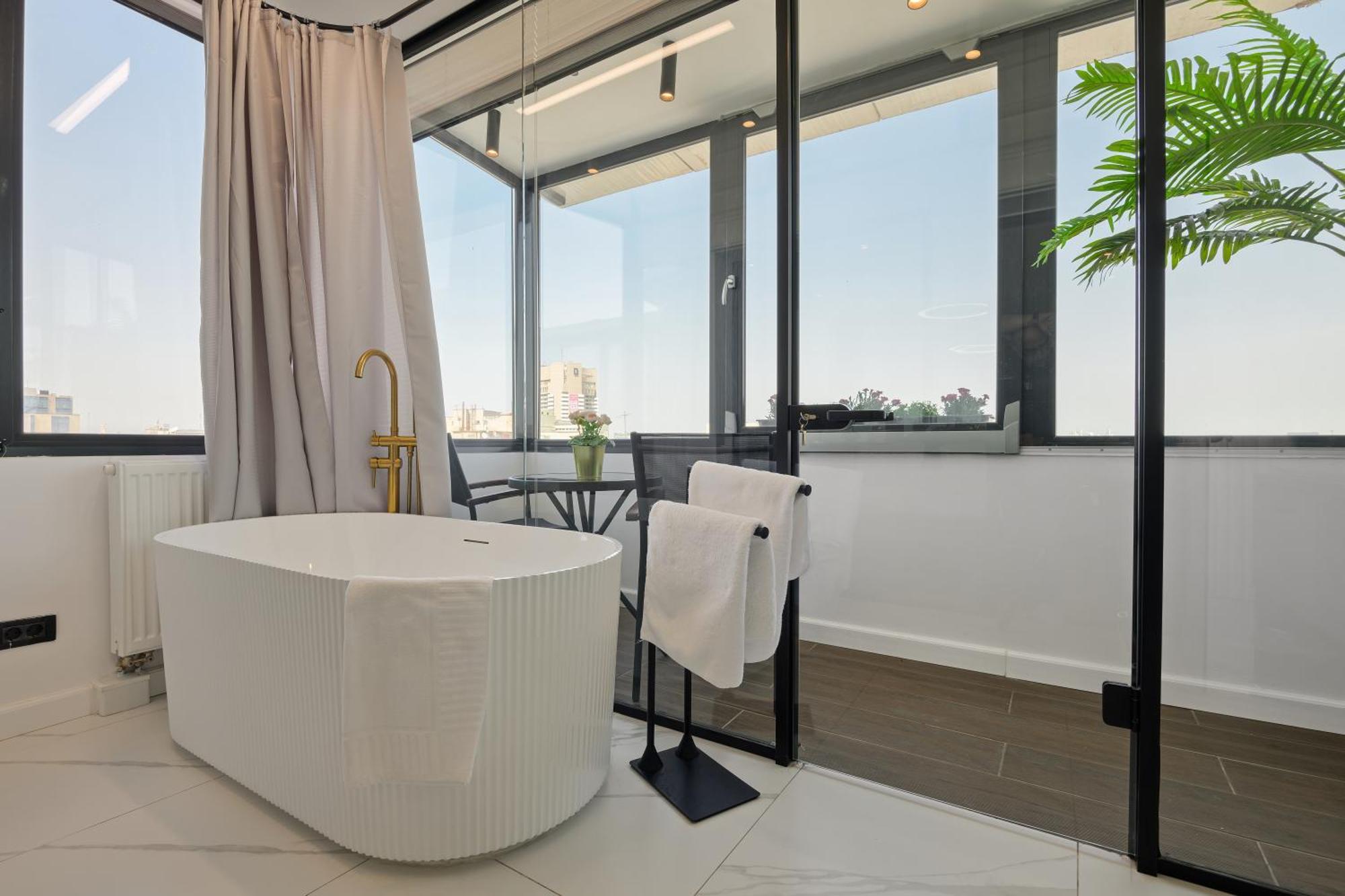 City View - Luxury Apartment A - Old City - Victoriei บูคาเรสต์ ภายนอก รูปภาพ